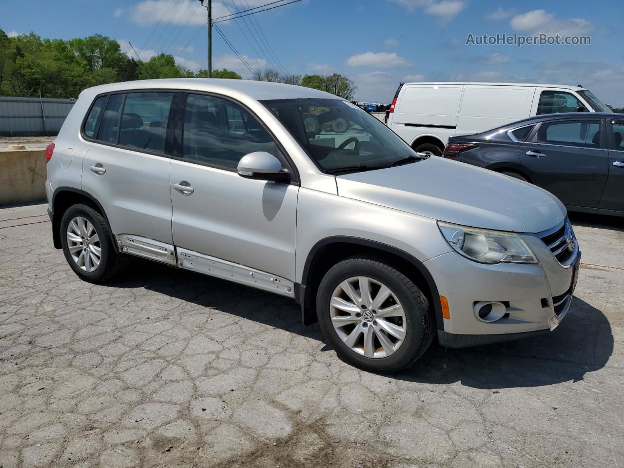 2010 Volkswagen Tiguan Se Silver vin: WVGBV7AX3AW523991