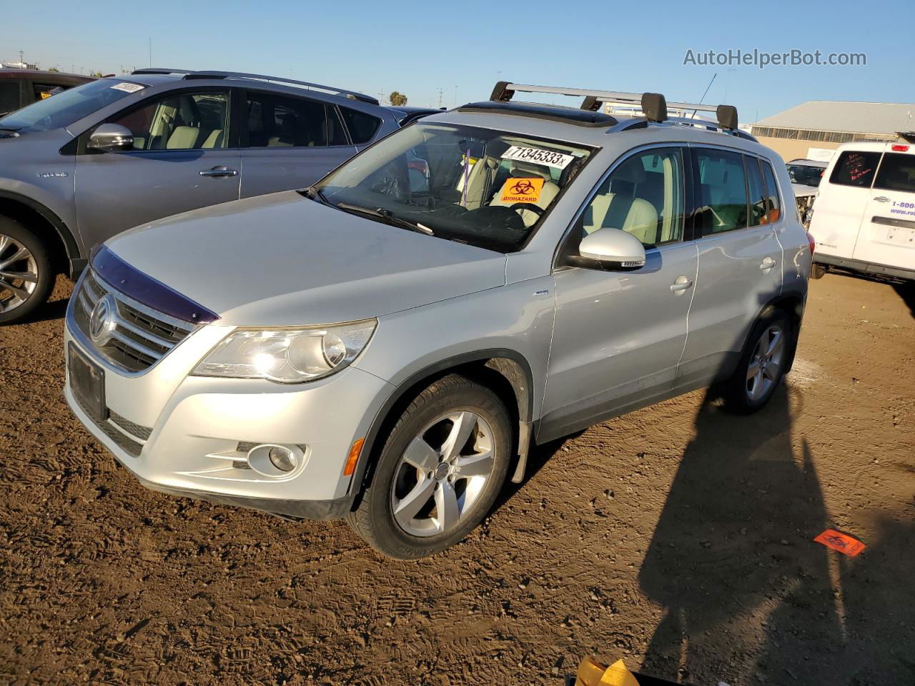 2010 Volkswagen Tiguan Se Silver vin: WVGBV7AX3AW536773