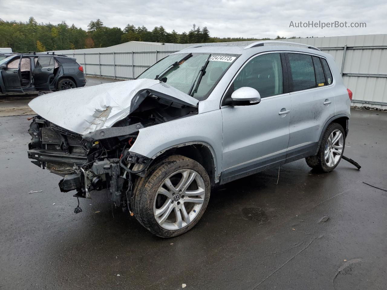 2013 Volkswagen Tiguan S Silver vin: WVGBV7AX3DW558227