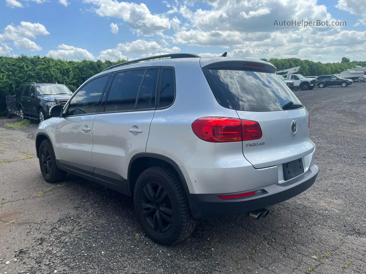 2017 Volkswagen Tiguan S Silver vin: WVGBV7AX3HK013660