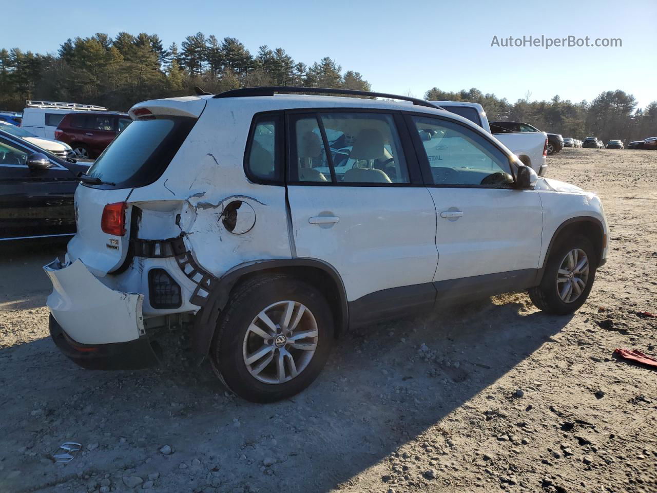 2017 Volkswagen Tiguan S White vin: WVGBV7AX3HW502102