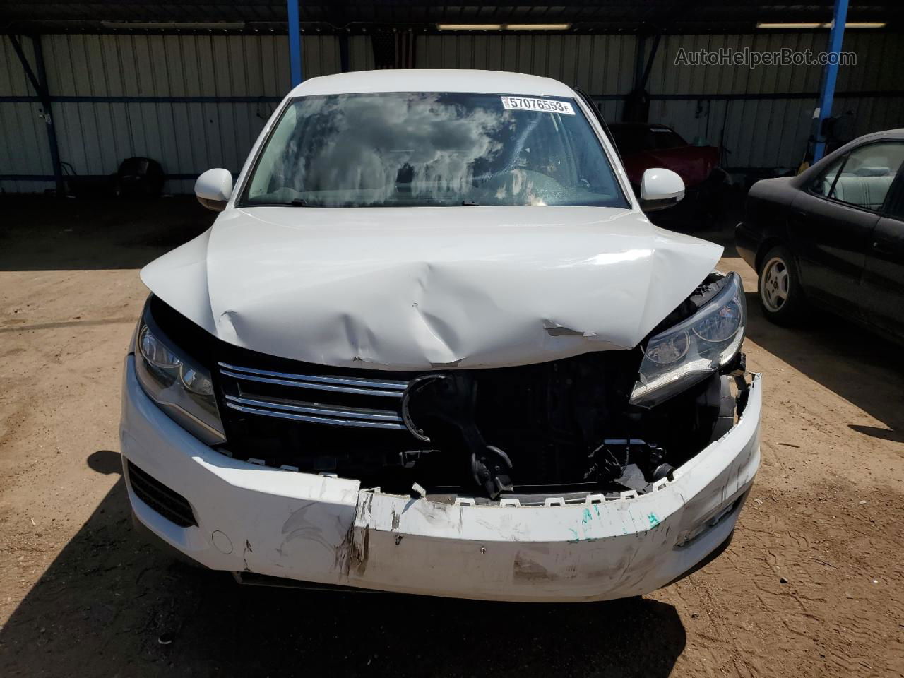 2018 Volkswagen Tiguan Limited  White vin: WVGBV7AX3JK004558