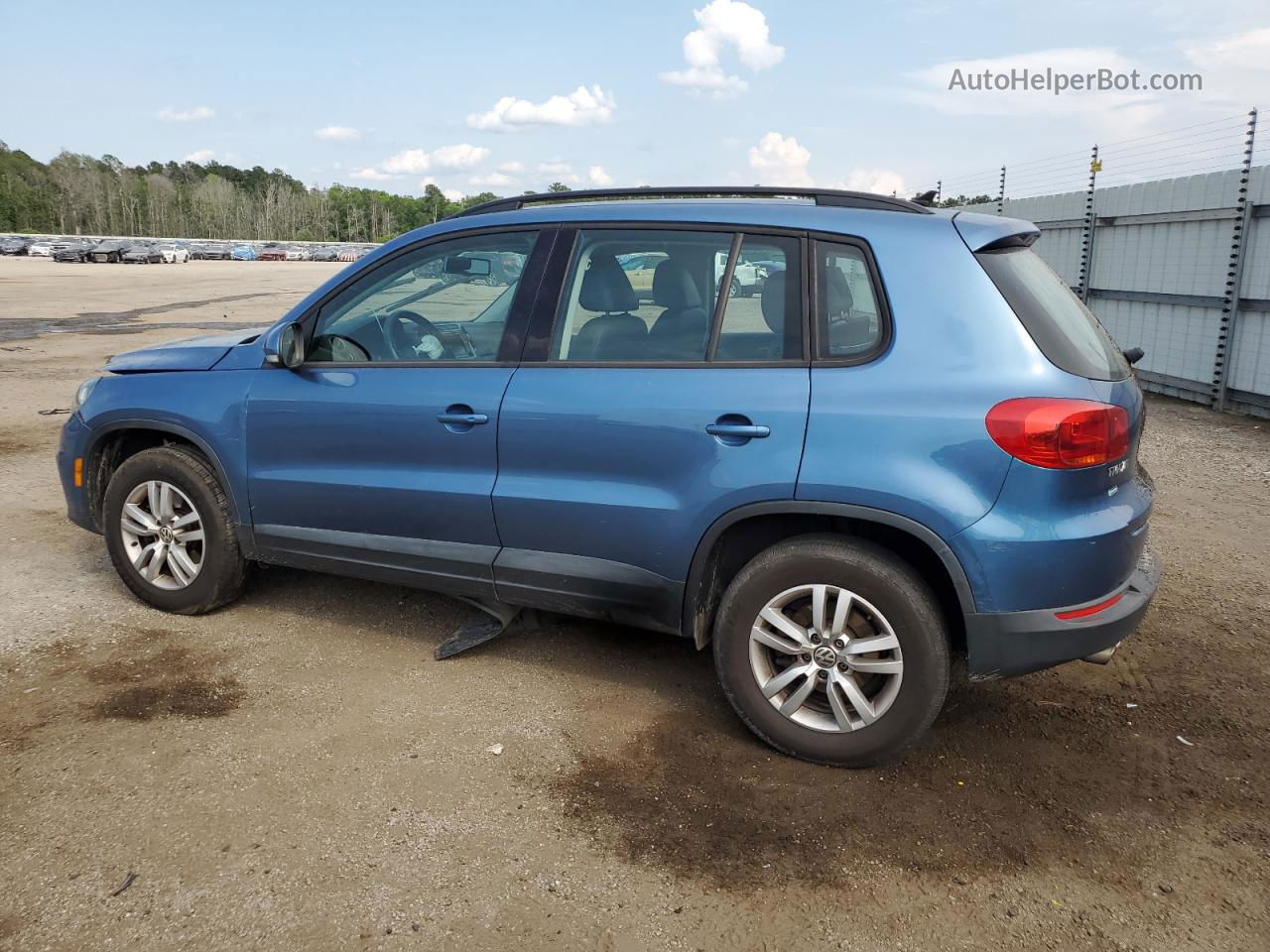 2017 Volkswagen Tiguan S Blue vin: WVGBV7AX4HK012999