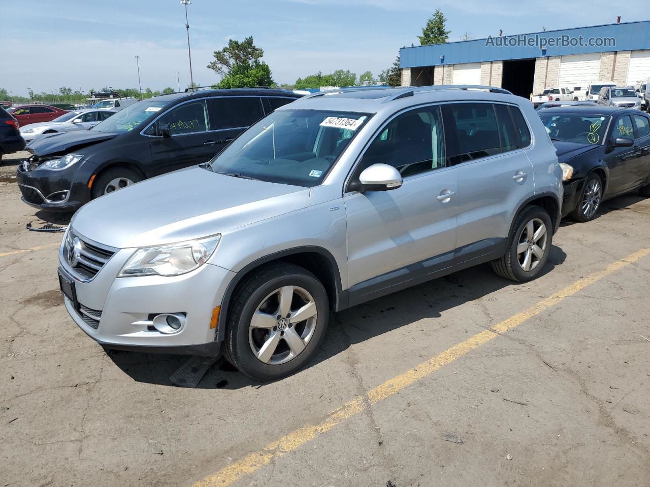 2010 Volkswagen Tiguan Se Silver vin: WVGBV7AX5AW525659