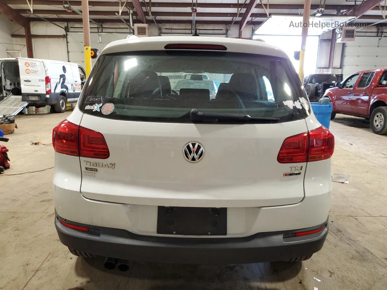 2018 Volkswagen Tiguan Limited  White vin: WVGBV7AX5JK005176