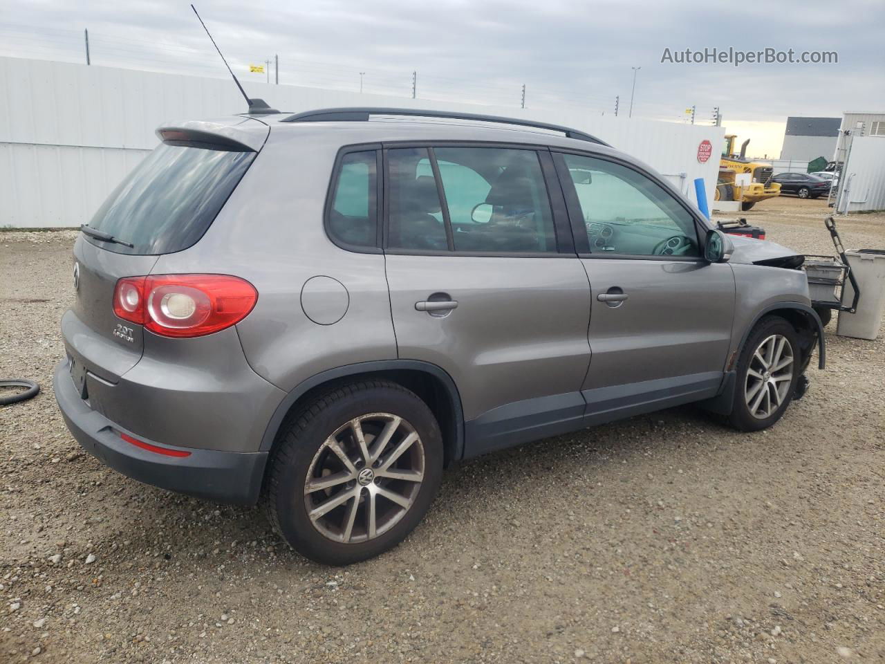 2010 Volkswagen Tiguan Se Gray vin: WVGBV7AX6AW533737