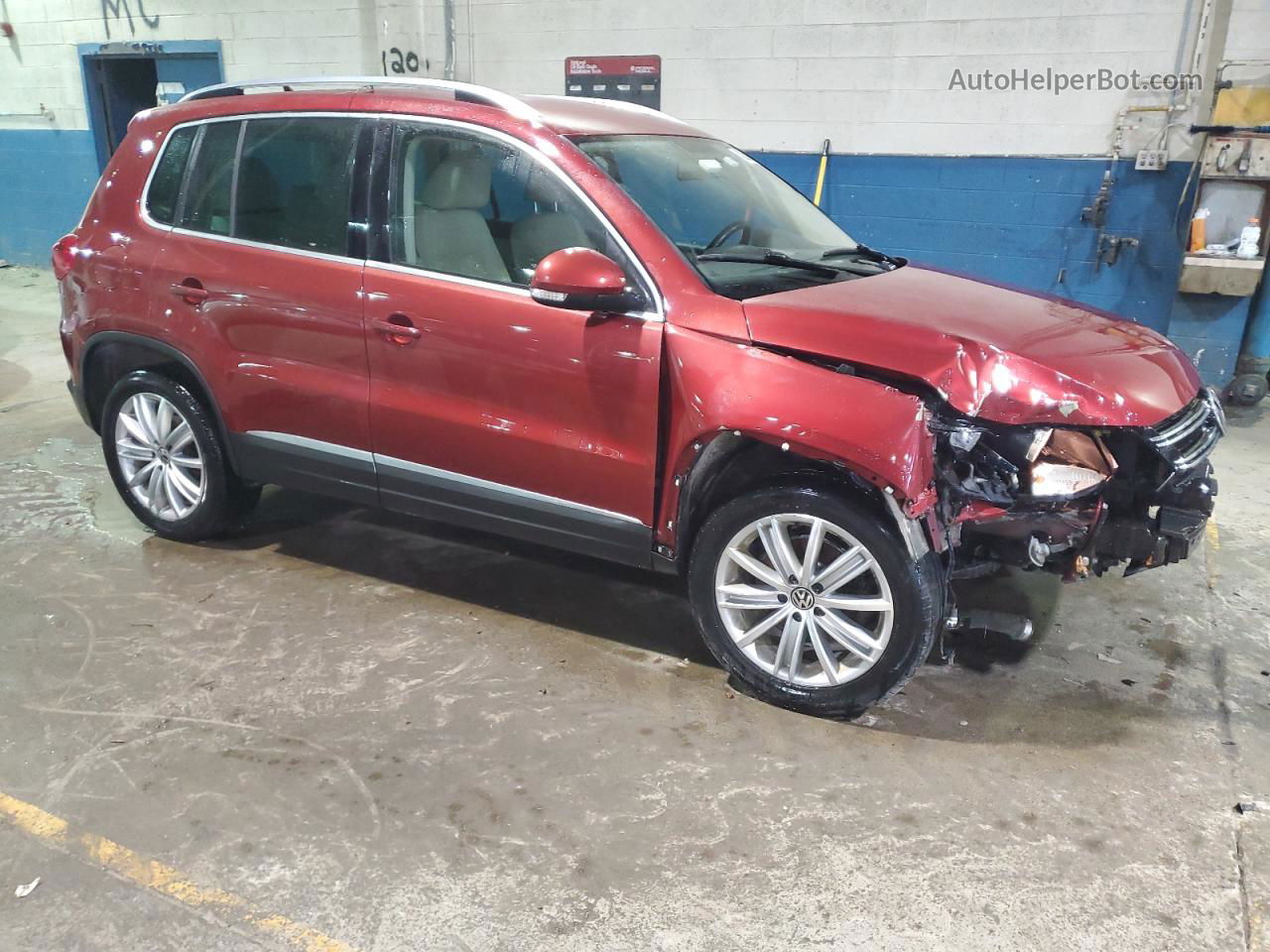 2013 Volkswagen Tiguan S Burgundy vin: WVGBV7AX6DW006558