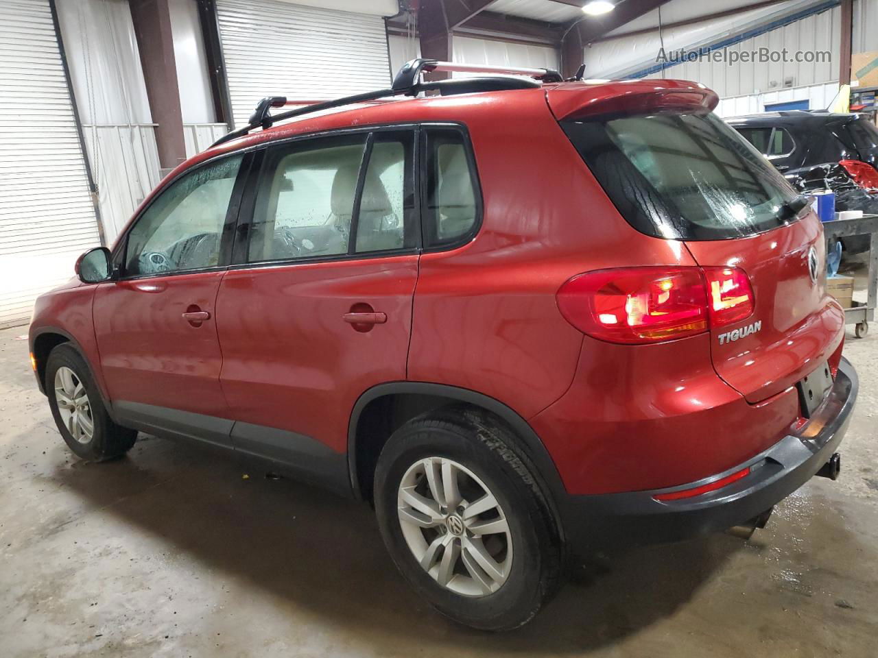 2016 Volkswagen Tiguan S Бордовый vin: WVGBV7AX6GW051732