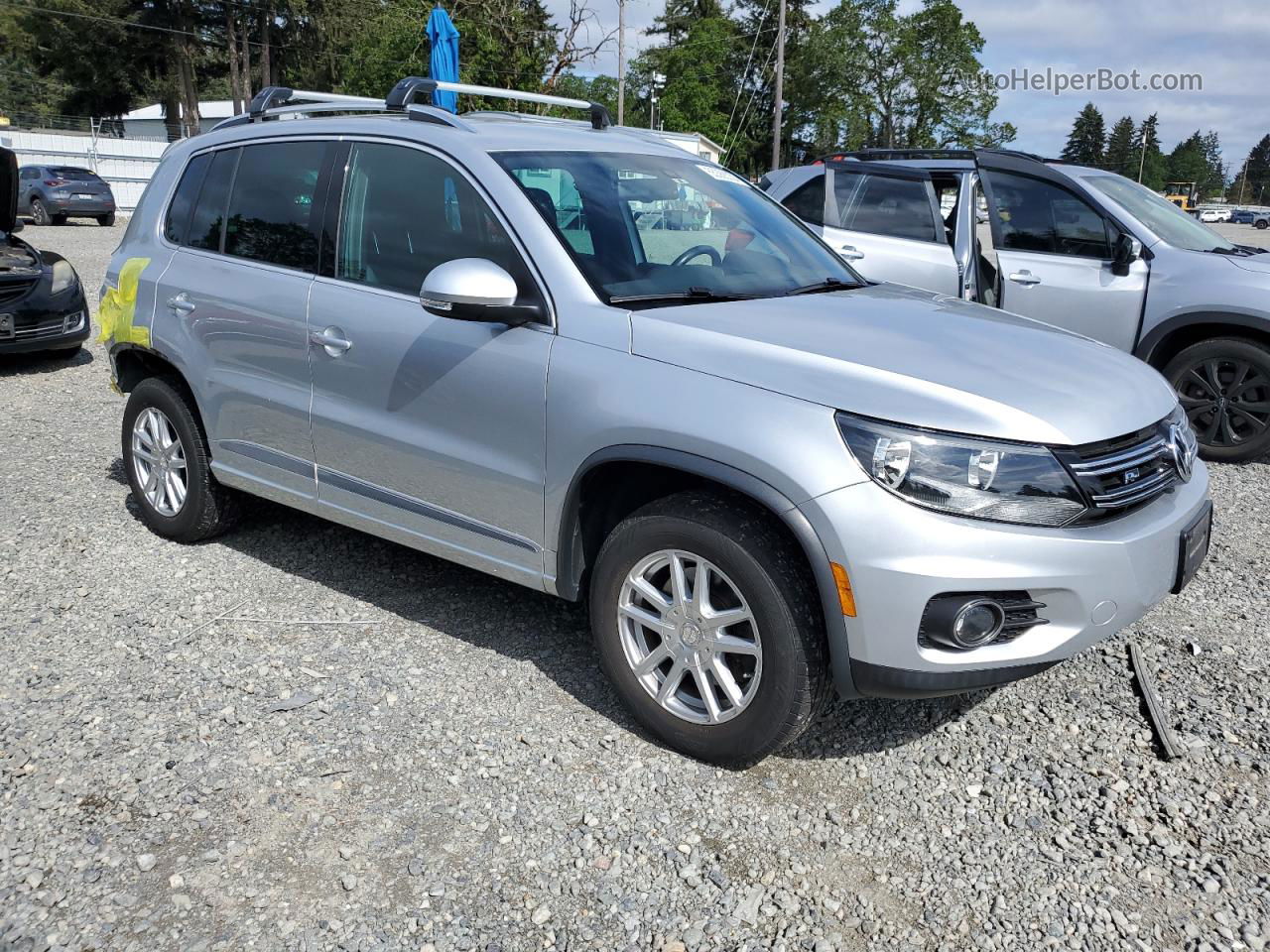 2016 Volkswagen Tiguan S Серебряный vin: WVGBV7AX6GW083371