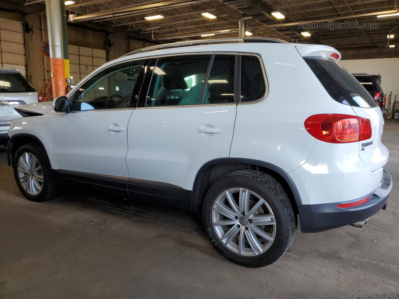 2016 Volkswagen Tiguan S White vin: WVGBV7AX6GW605416