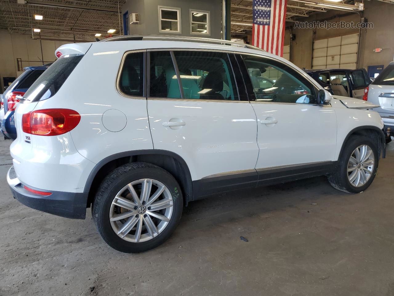 2016 Volkswagen Tiguan S White vin: WVGBV7AX6GW605416