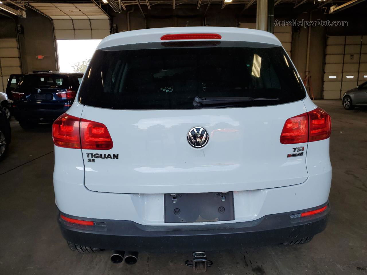 2016 Volkswagen Tiguan S White vin: WVGBV7AX6GW605416