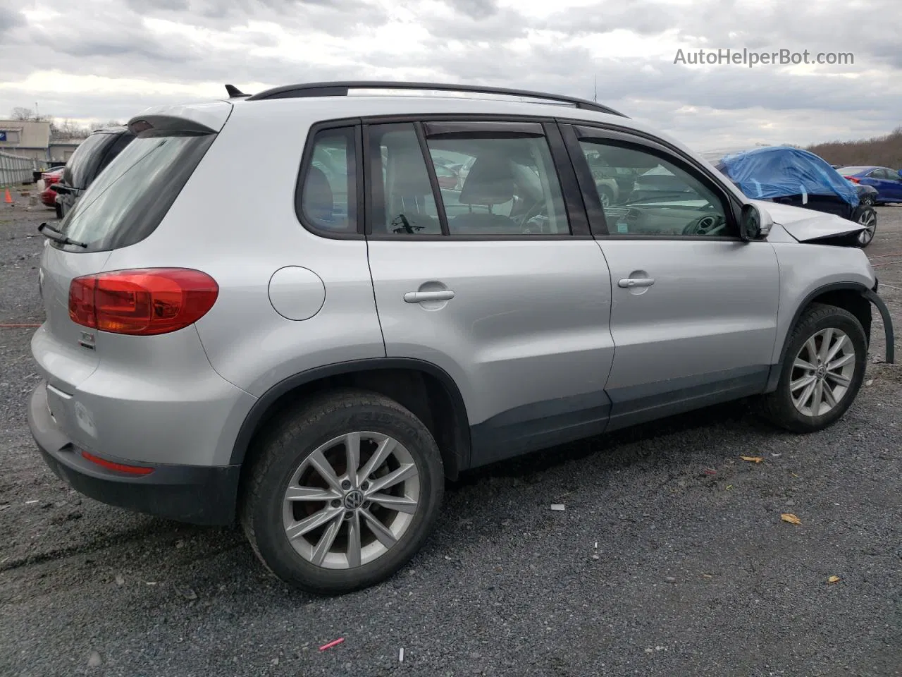 2017 Volkswagen Tiguan S Silver vin: WVGBV7AX6HK043302