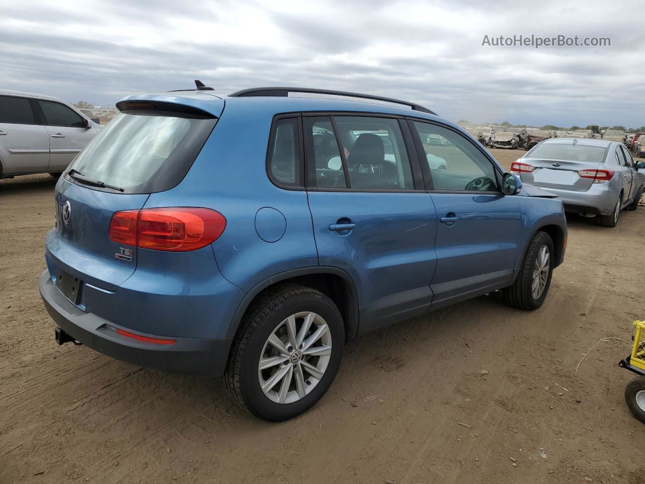 2017 Volkswagen Tiguan S Blue vin: WVGBV7AX6HK047849