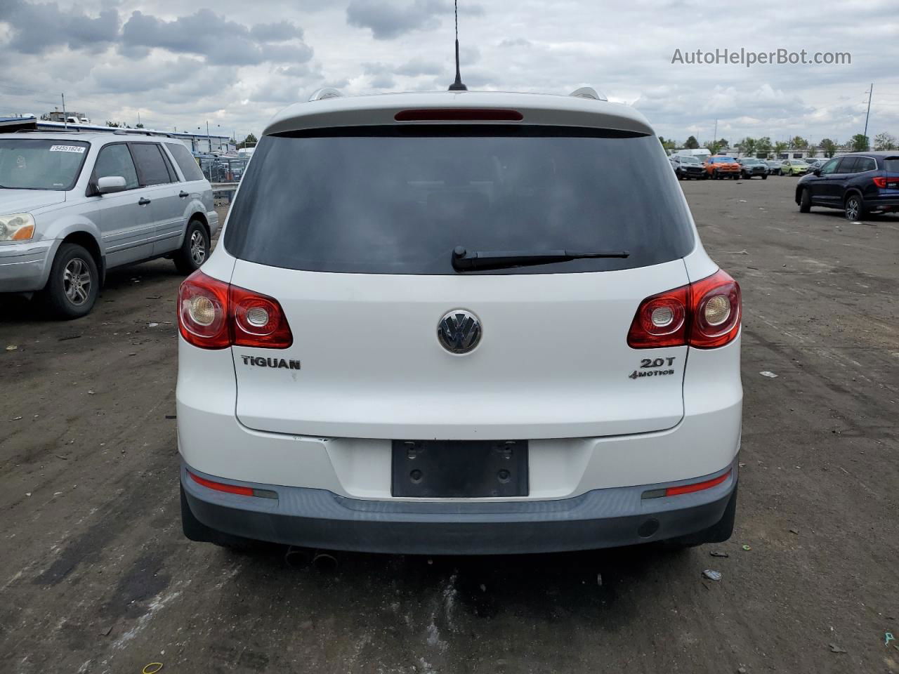 2010 Volkswagen Tiguan Se White vin: WVGBV7AX7AW528563