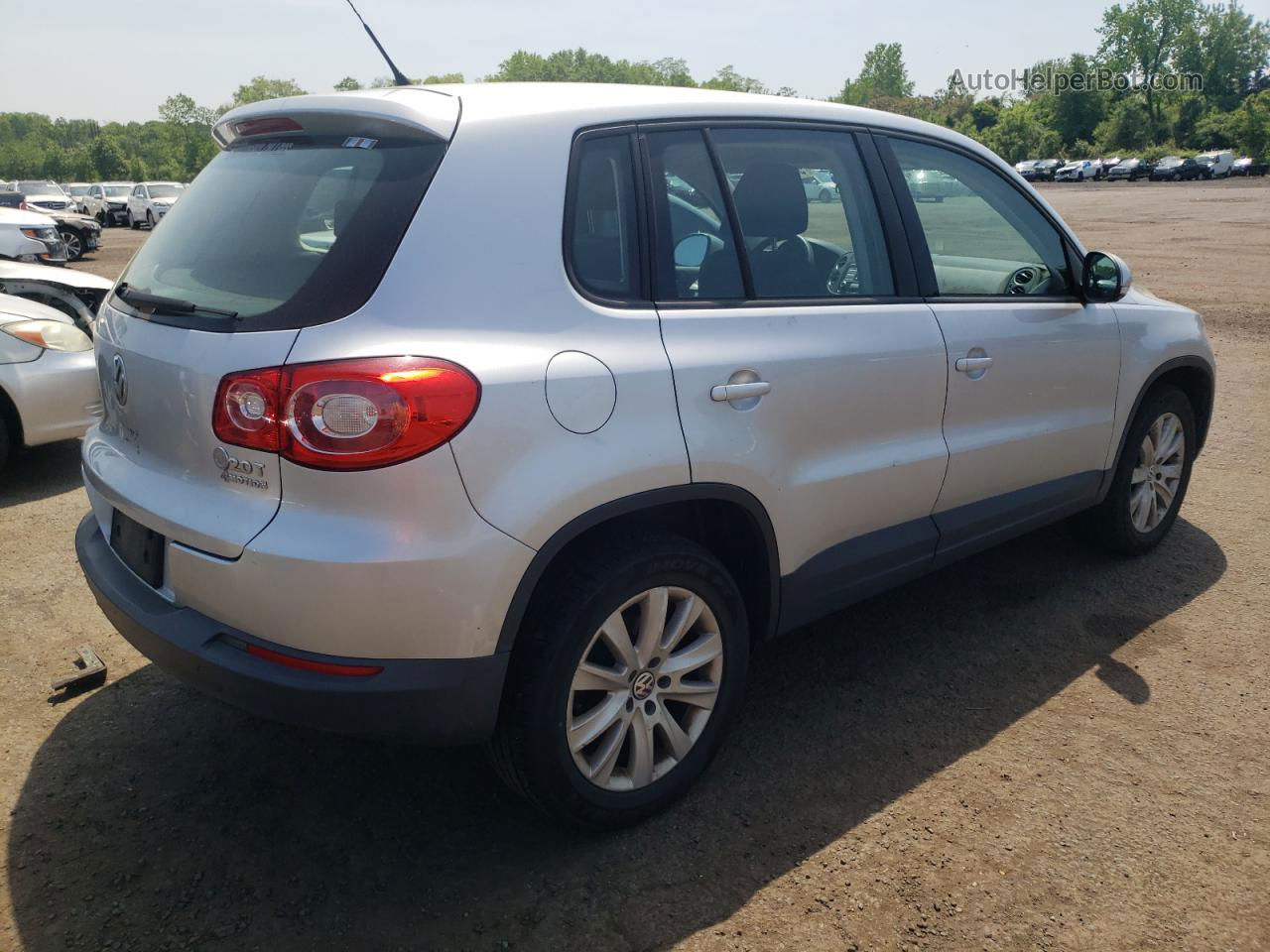 2010 Volkswagen Tiguan Se Silver vin: WVGBV7AX7AW529440