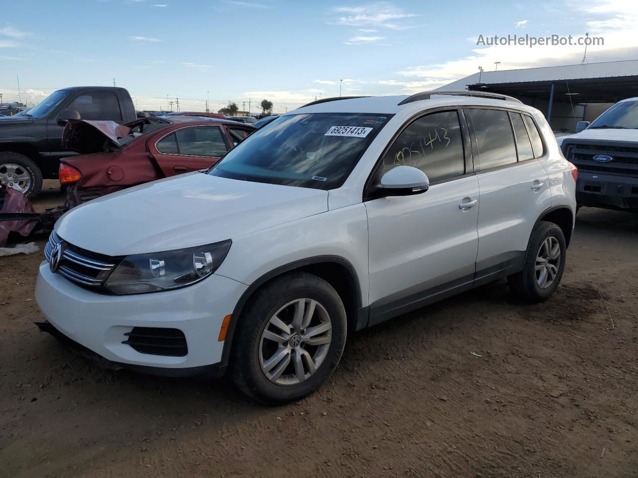 2016 Volkswagen Tiguan S White vin: WVGBV7AX7GW019193