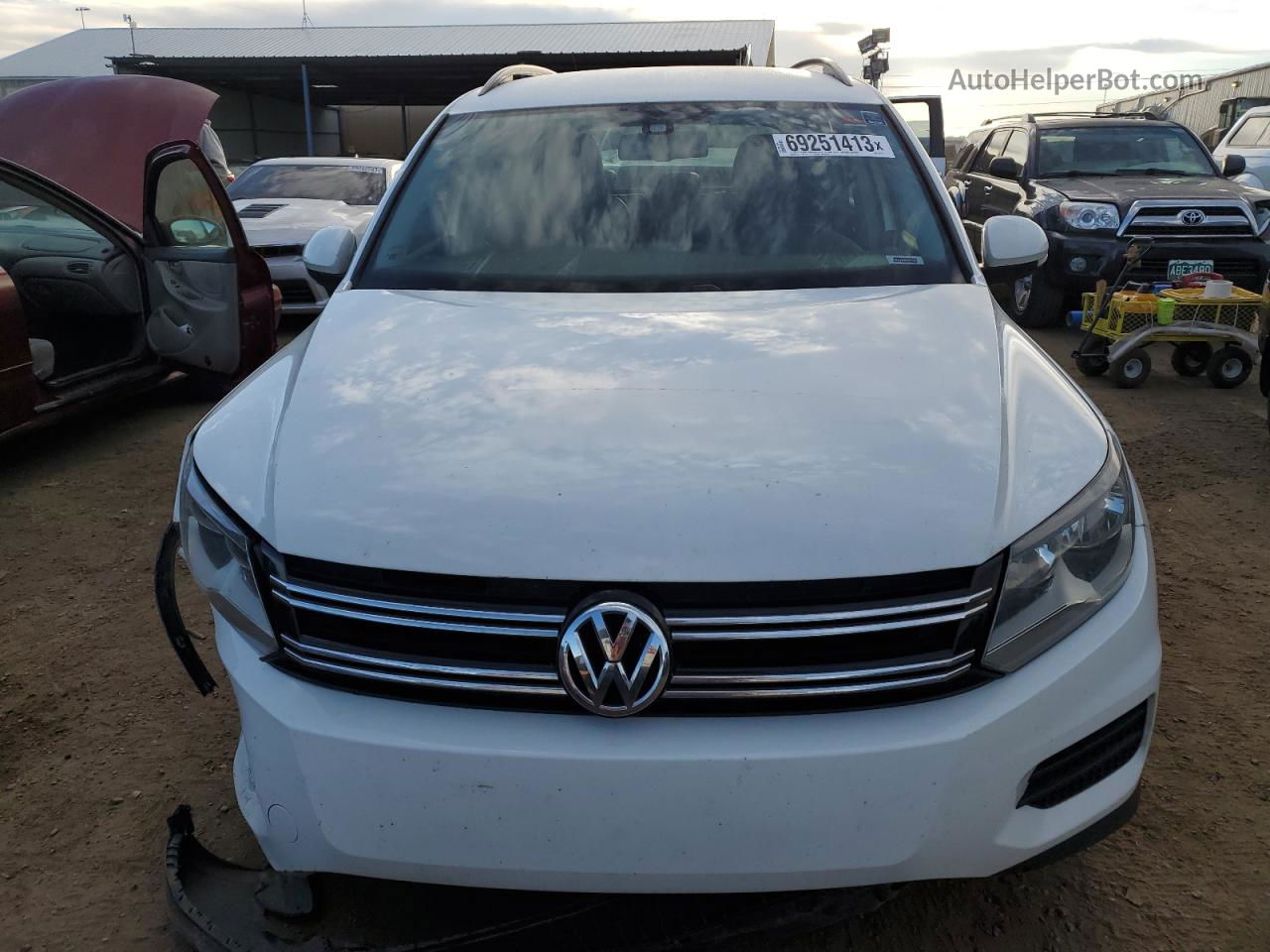 2016 Volkswagen Tiguan S White vin: WVGBV7AX7GW019193