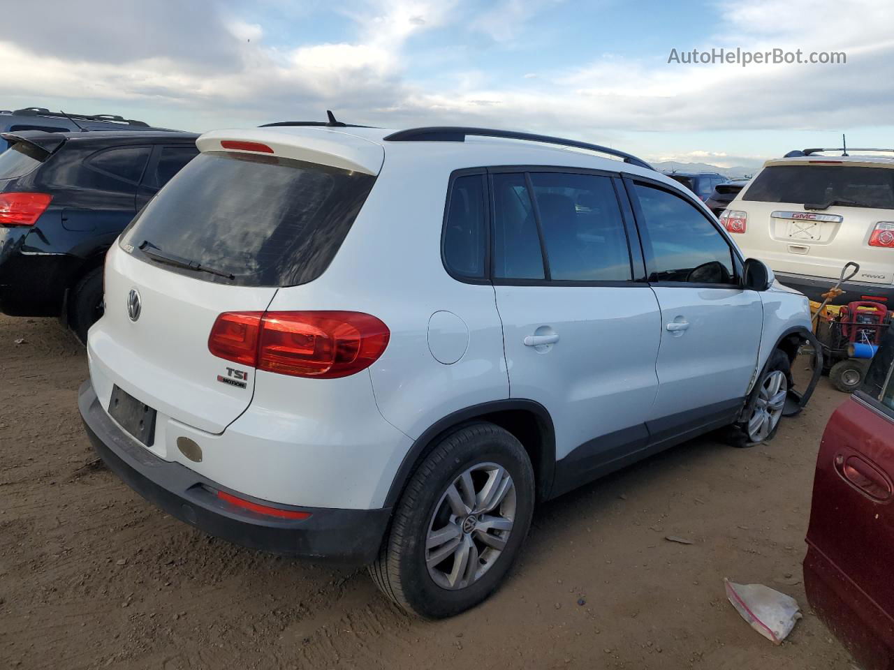 2016 Volkswagen Tiguan S White vin: WVGBV7AX7GW019193