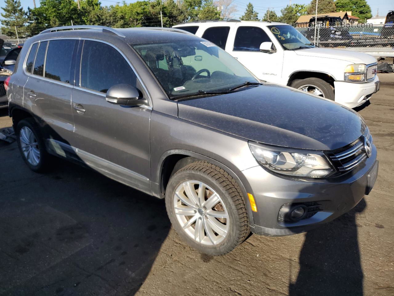 2016 Volkswagen Tiguan S Gray vin: WVGBV7AX7GW516843