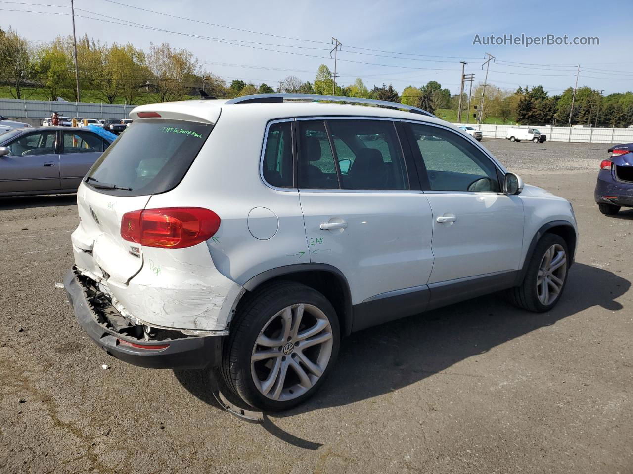 2016 Volkswagen Tiguan S White vin: WVGBV7AX7GW558798