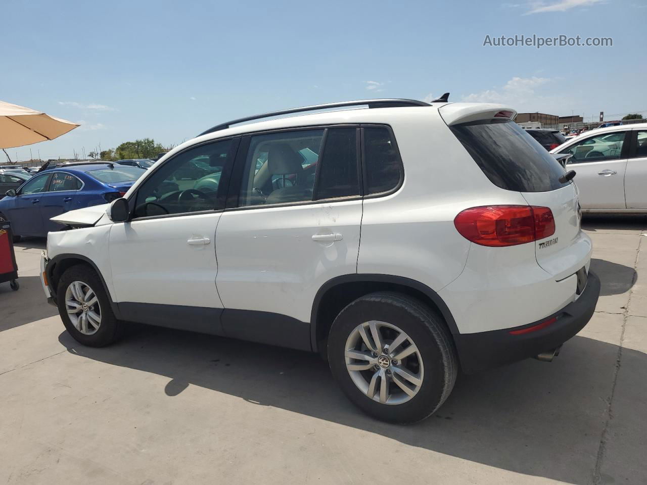 2017 Volkswagen Tiguan S White vin: WVGBV7AX7HK028209