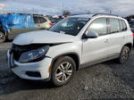 2017 Volkswagen Tiguan S Белый vin: WVGBV7AX7HW512678