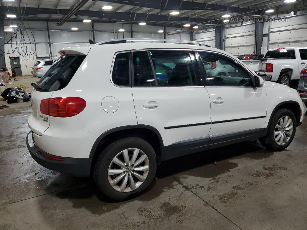 2013 Volkswagen Tiguan S White vin: WVGBV7AX8DW527877