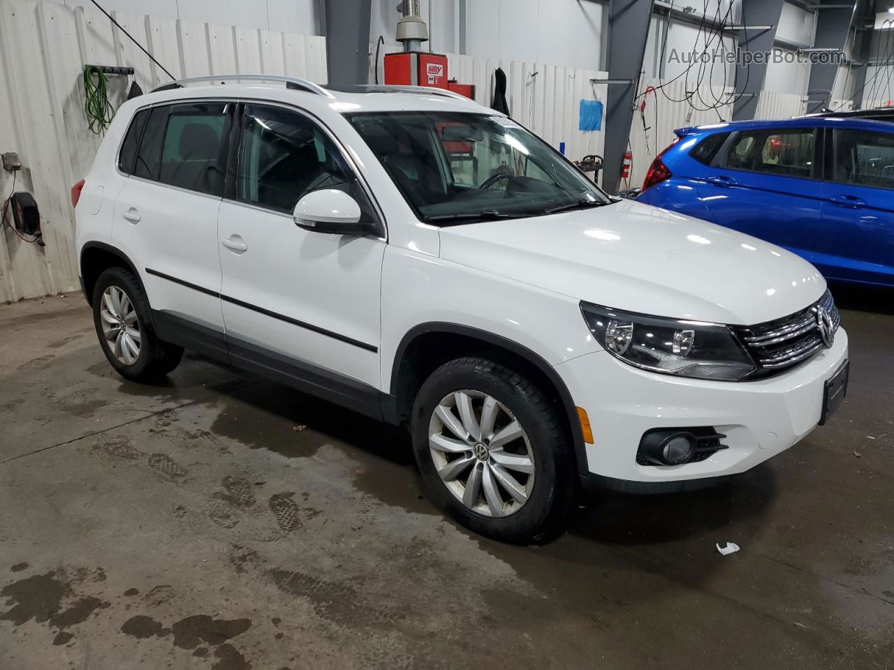 2013 Volkswagen Tiguan S White vin: WVGBV7AX8DW527877