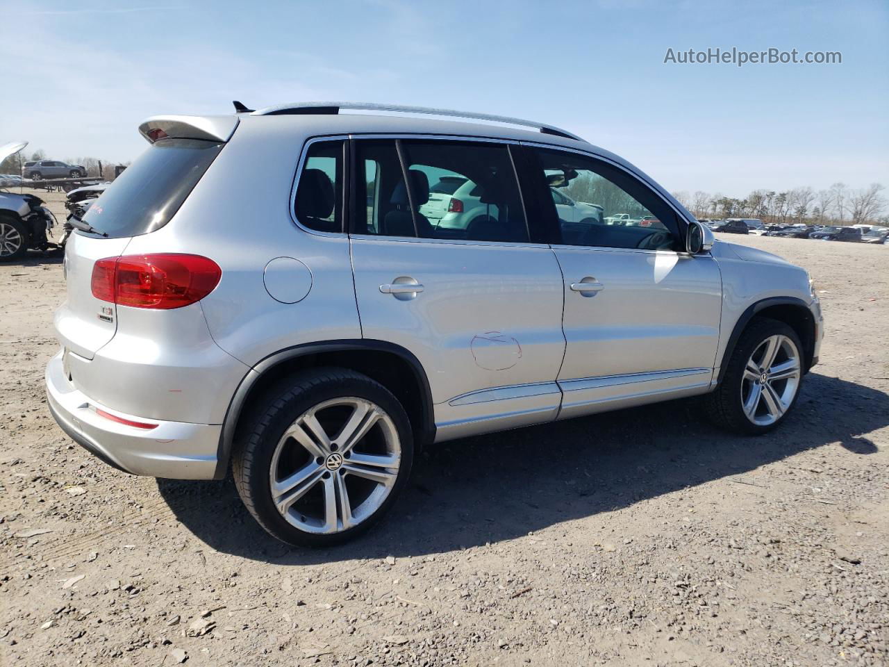 2016 Volkswagen Tiguan S Серебряный vin: WVGBV7AX8GW055622