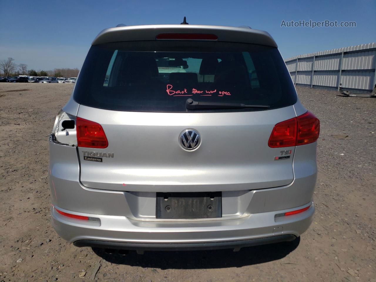 2016 Volkswagen Tiguan S Silver vin: WVGBV7AX8GW055622