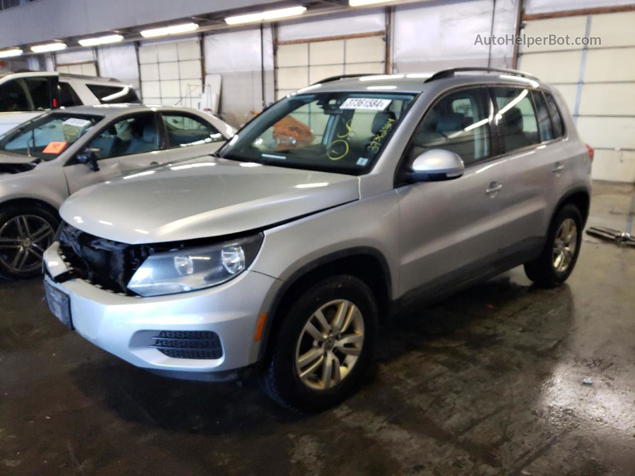 2016 Volkswagen Tiguan S Серебряный vin: WVGBV7AX8GW604882