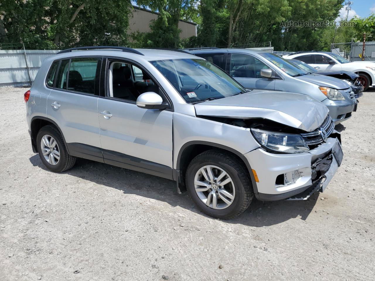 2016 Volkswagen Tiguan S Silver vin: WVGBV7AX8GW609192