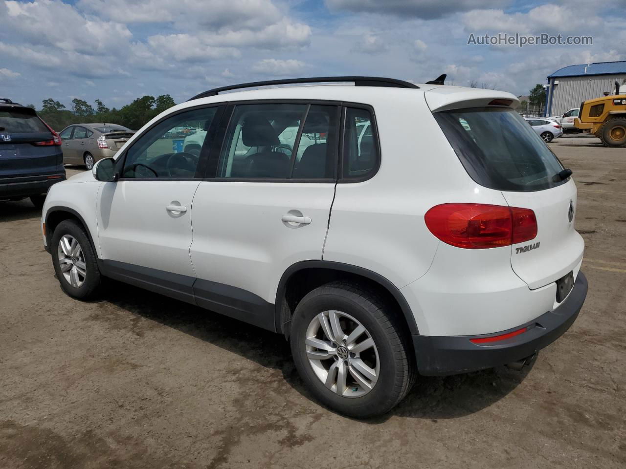 2017 Volkswagen Tiguan S Белый vin: WVGBV7AX8HK014044