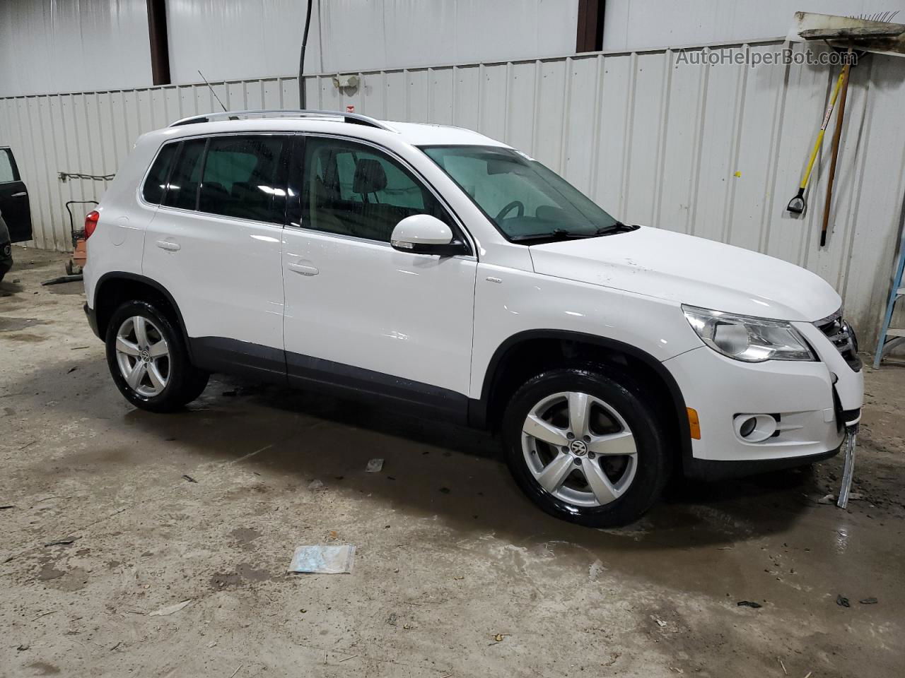 2010 Volkswagen Tiguan Se White vin: WVGBV7AX9AW515751