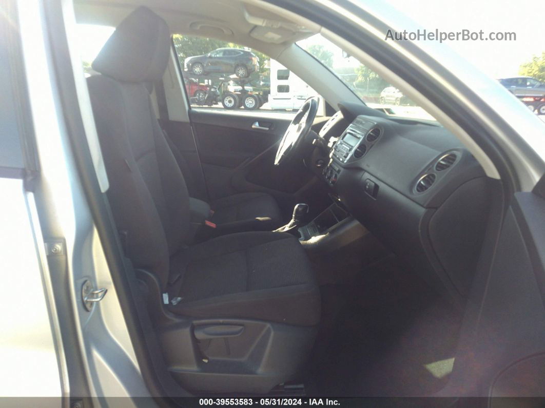 2013 Volkswagen Tiguan S Серебряный vin: WVGBV7AX9DW533753