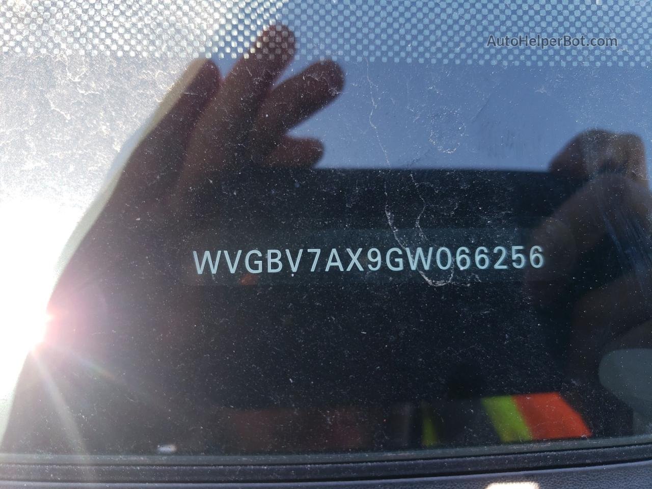 2016 Volkswagen Tiguan S Черный vin: WVGBV7AX9GW066256