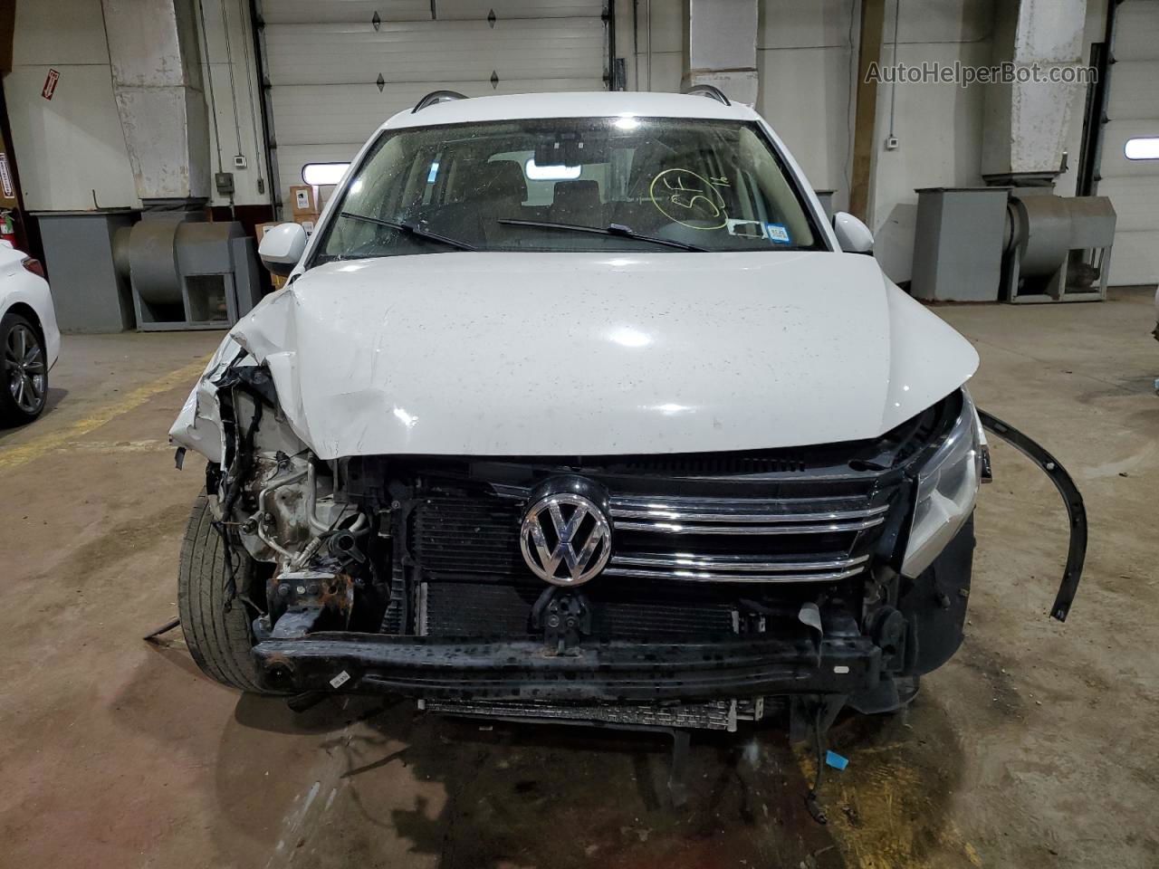 2016 Volkswagen Tiguan S White vin: WVGBV7AX9GW604888