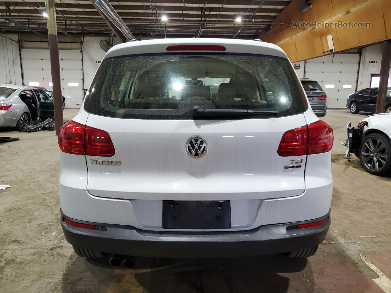 2016 Volkswagen Tiguan S White vin: WVGBV7AX9GW604888