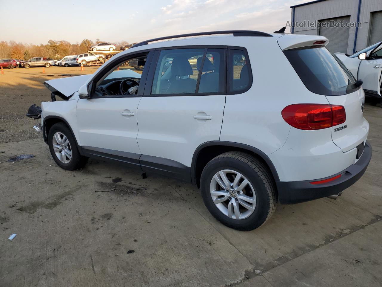 2017 Volkswagen Tiguan S White vin: WVGBV7AX9HK012285