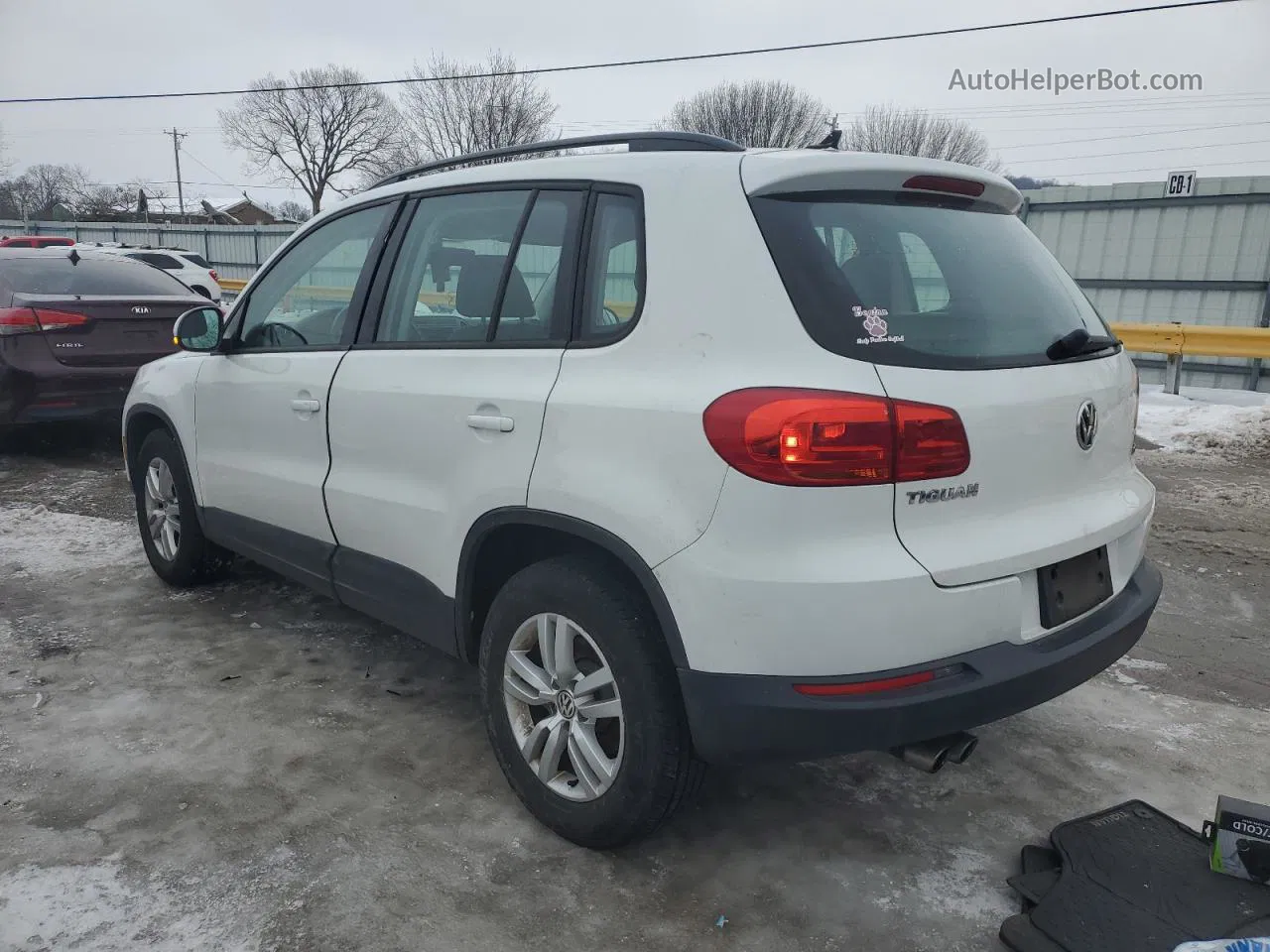 2017 Volkswagen Tiguan S White vin: WVGBV7AX9HK027983