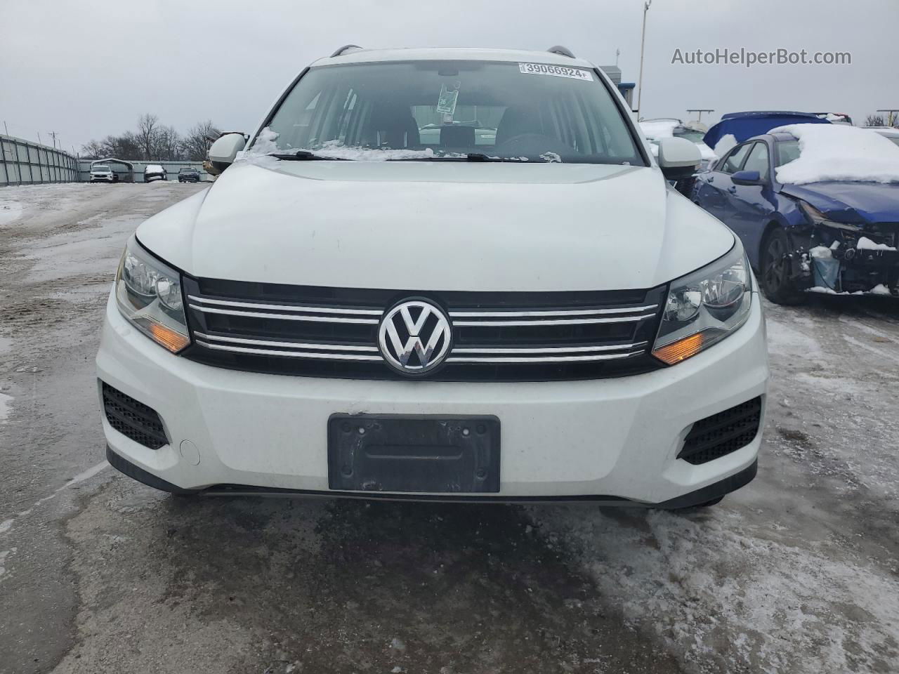 2017 Volkswagen Tiguan S White vin: WVGBV7AX9HK027983