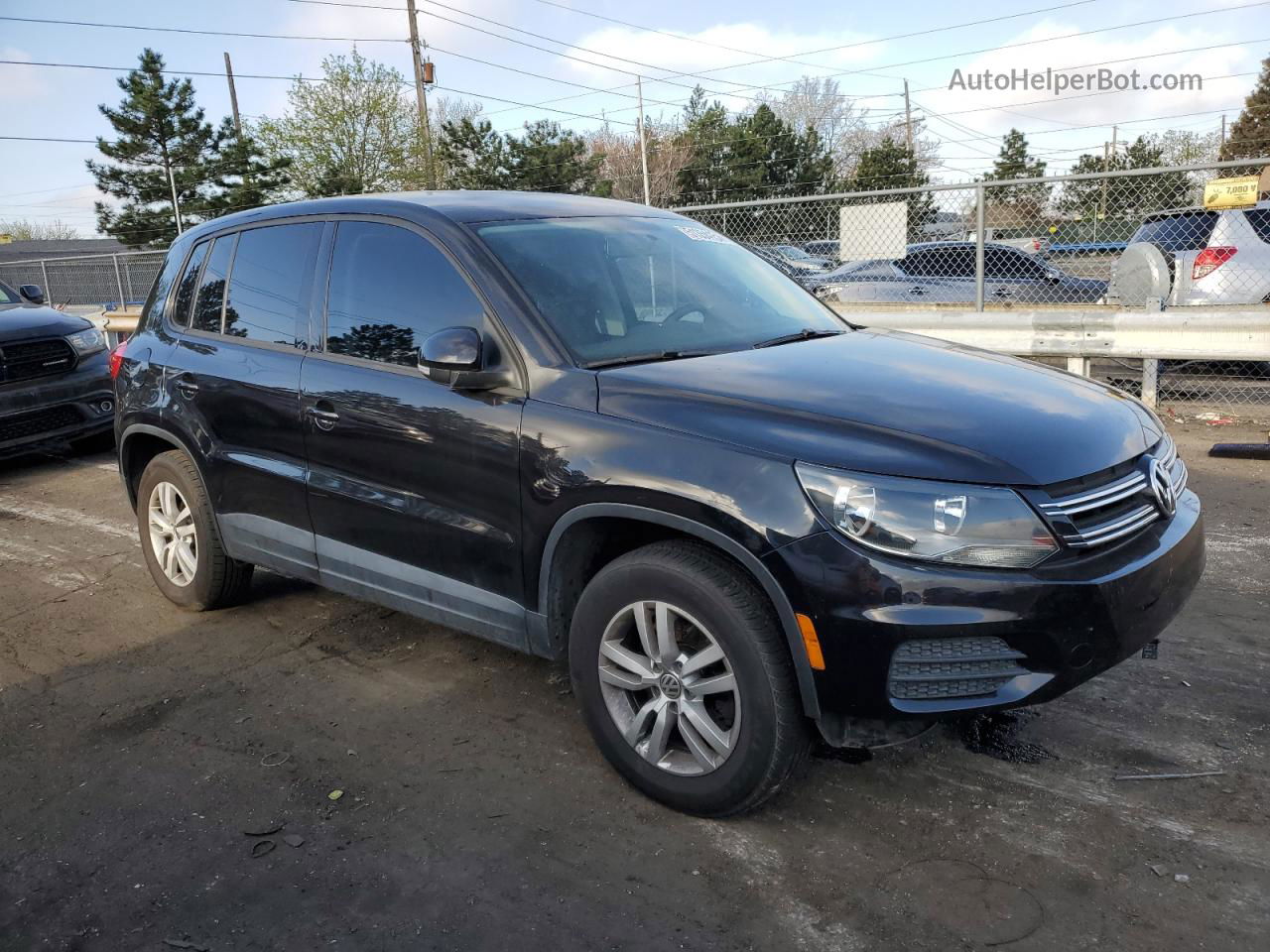 2013 Volkswagen Tiguan S Черный vin: WVGBV7AXXDW504083