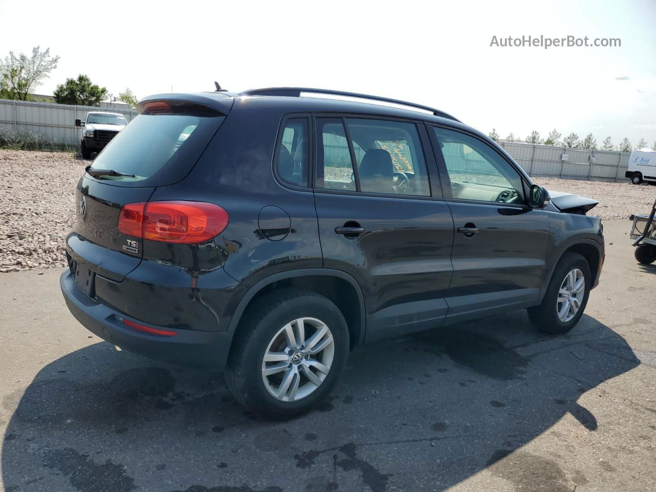 2016 Volkswagen Tiguan S Черный vin: WVGBV7AXXGW533362