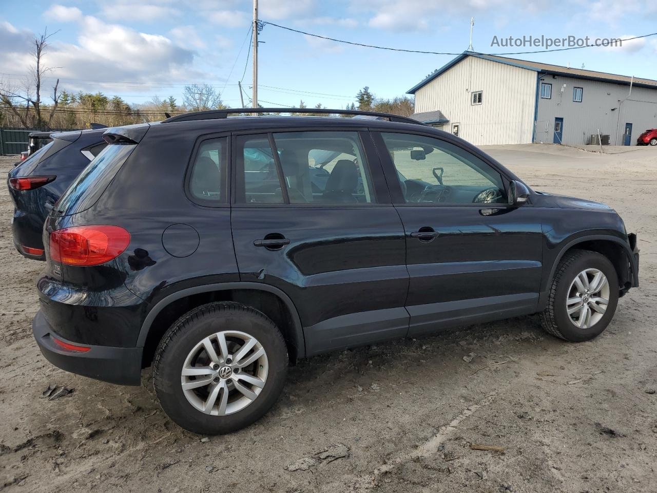 2016 Volkswagen Tiguan S Черный vin: WVGBV7AXXGW541722