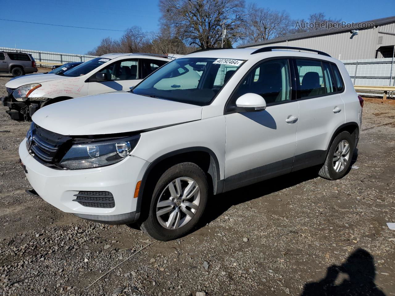 2017 Volkswagen Tiguan S White vin: WVGBV7AXXHK020802