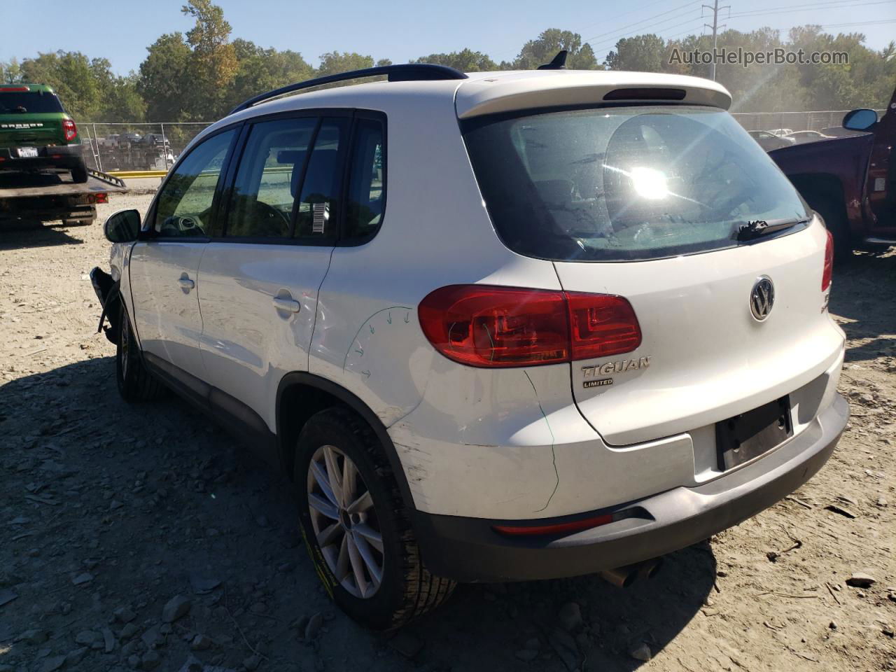 2017 Volkswagen Tiguan S White vin: WVGBV7AXXHK046039