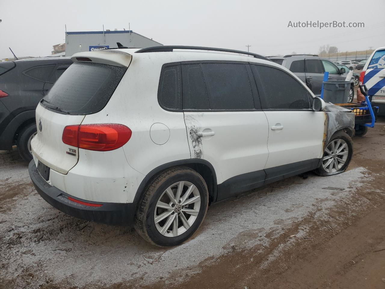 2017 Volkswagen Tiguan S White vin: WVGBV7AXXHK052178