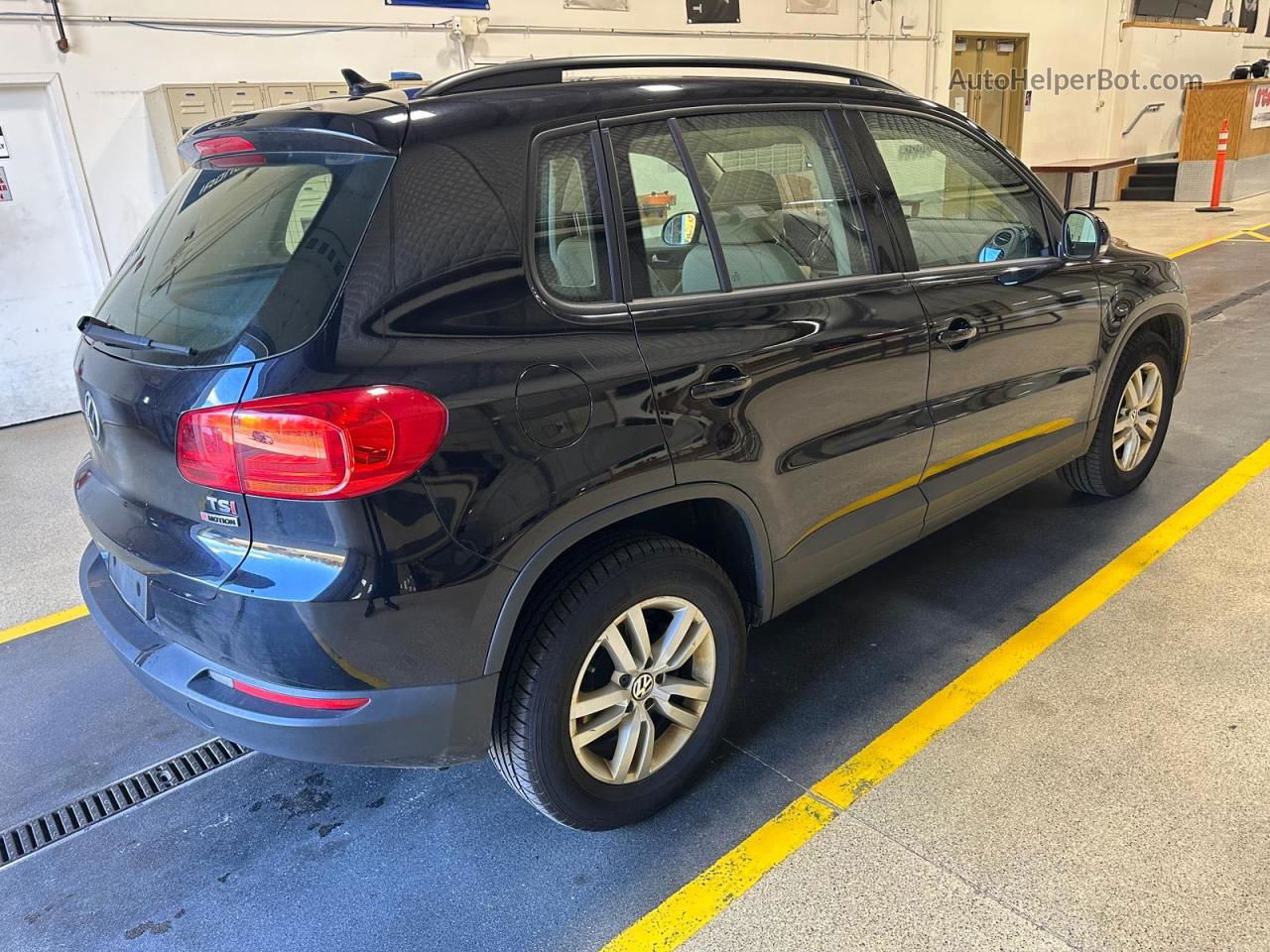 2017 Volkswagen Tiguan S Black vin: WVGBV7AXXHW510505