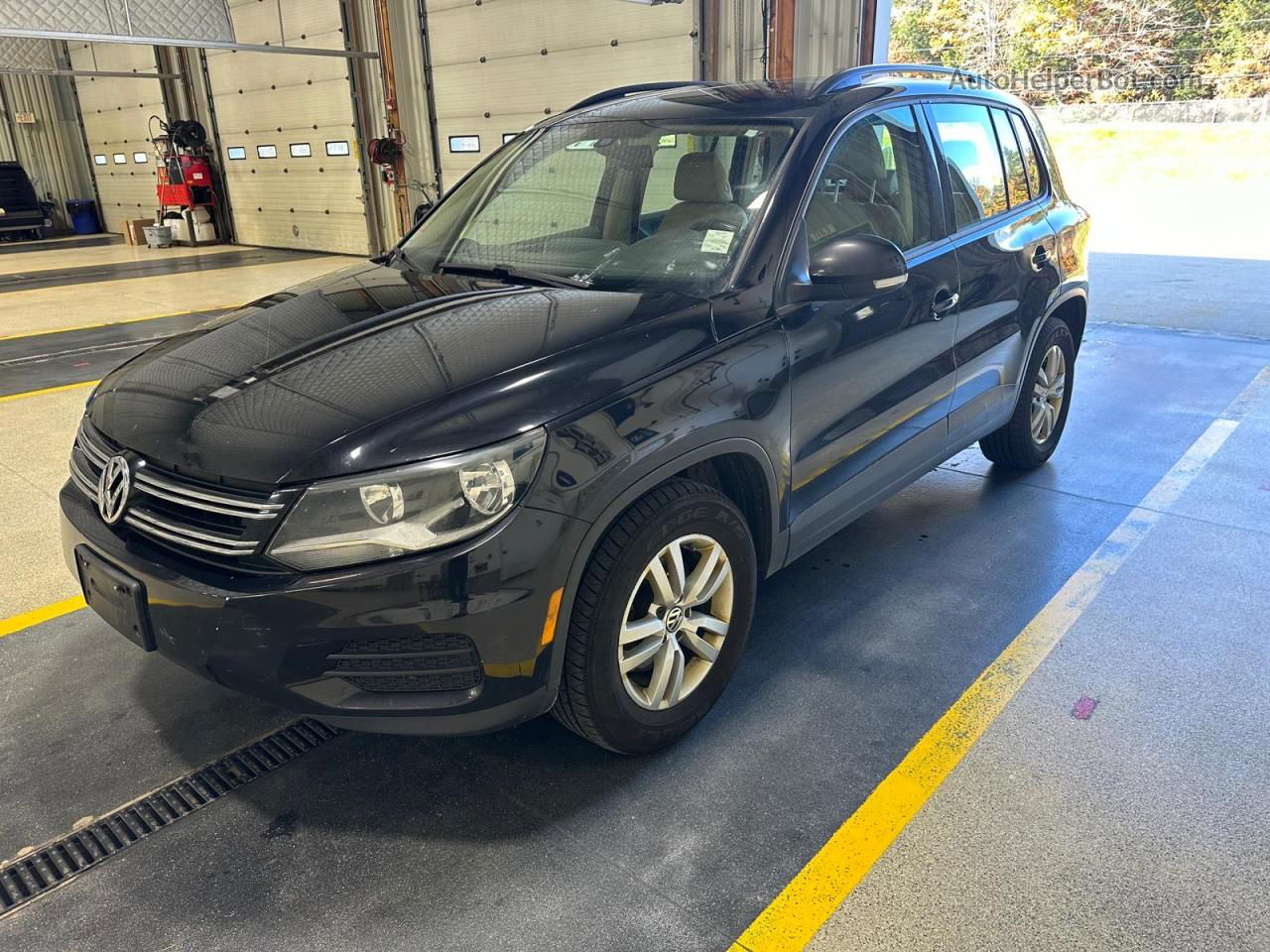 2017 Volkswagen Tiguan S Black vin: WVGBV7AXXHW510505